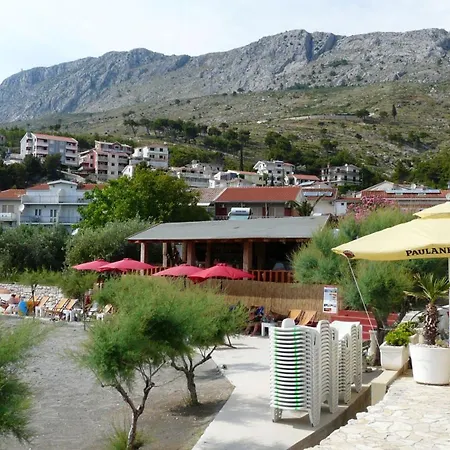 Nette In Mit Grosser Terrasse דירה *